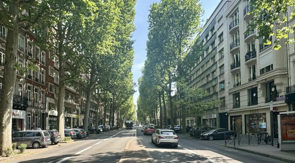 Bureau dans Lille à vendre - Photo du bâtiment - Image 2 de 12