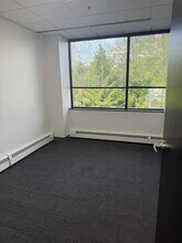 121 Hunter Ave, Ladue, MO for lease Building Photo- Image 1 of 2