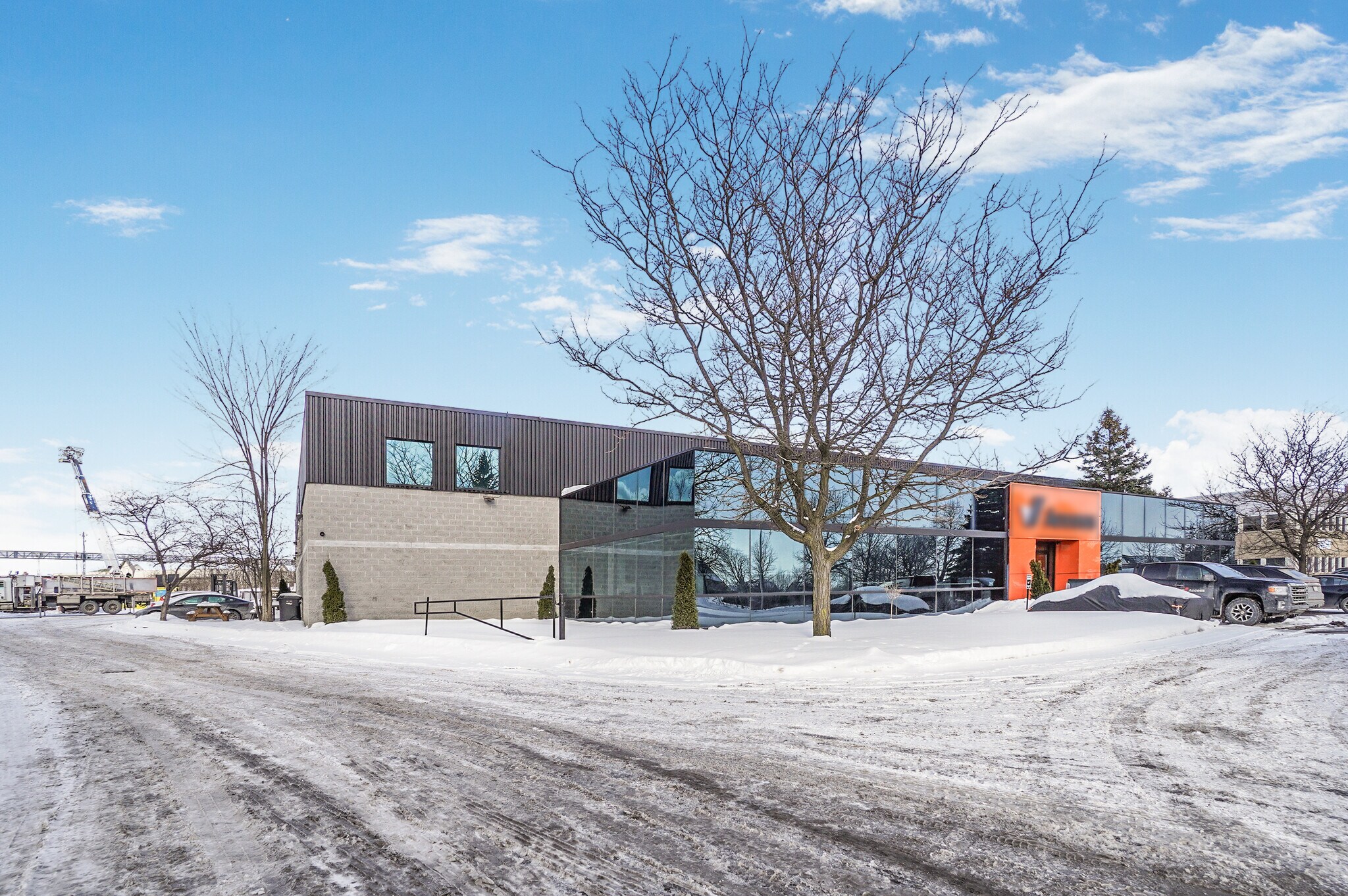 2351 Boul Fernand-Lafontaine, Longueuil, QC à vendre Photo du bâtiment- Image 1 de 22