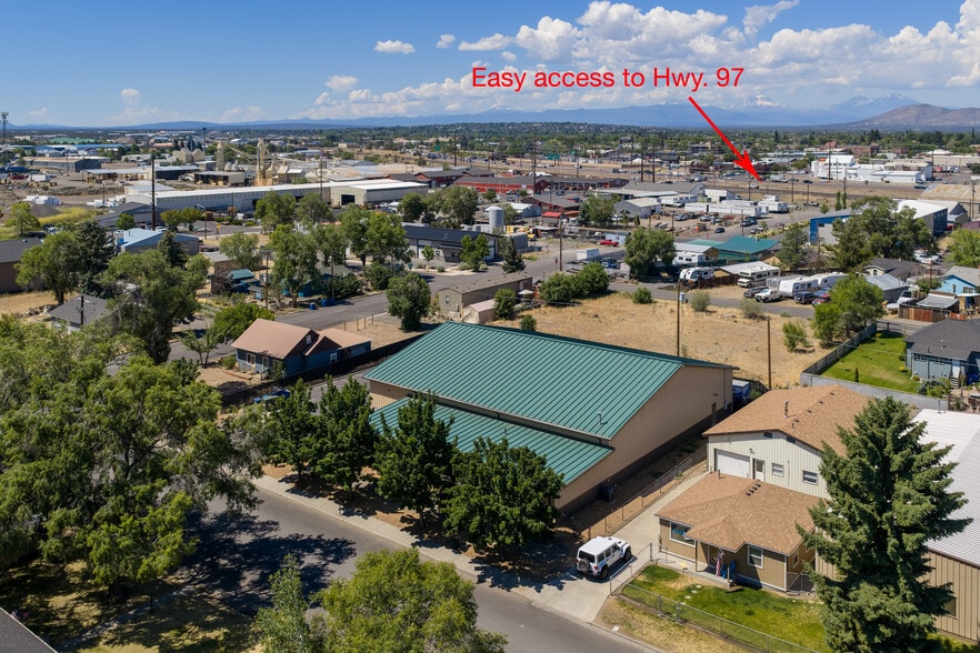 335 SE Jackson St, Redmond, OR for sale - Building Photo - Image 3 of 14