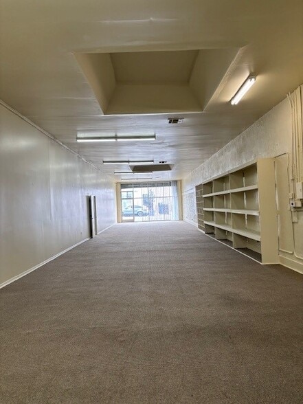327 S Western Ave, Los Angeles, CA for lease - Interior Photo - Image 3 of 9