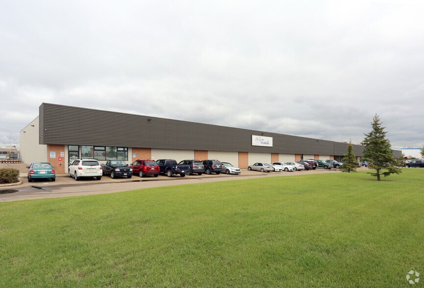 4140-4196 78 Ave NW, Edmonton, AB for lease - Primary Photo - Image 2 of 7