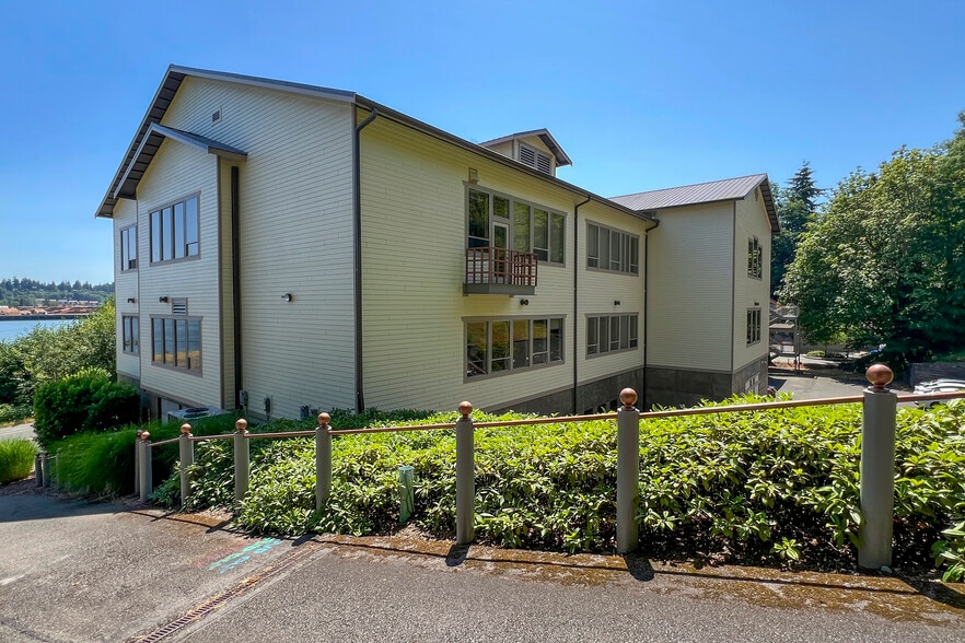 1115 W Bay Dr NW, Olympia, WA à louer - Photo du bâtiment - Image 3 de 6