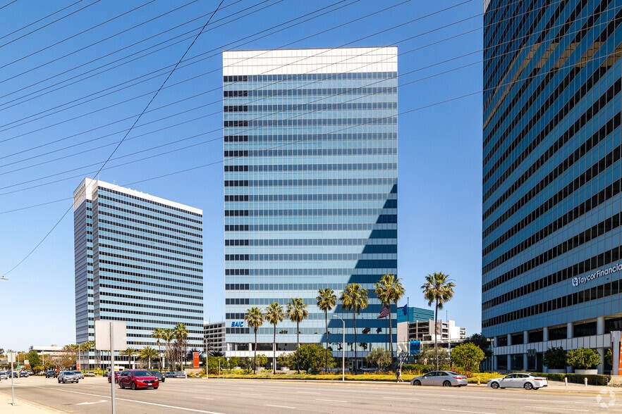 100 N Pacific Coast Hwy, El Segundo, CA à louer - Photo du bâtiment - Image 2 de 2
