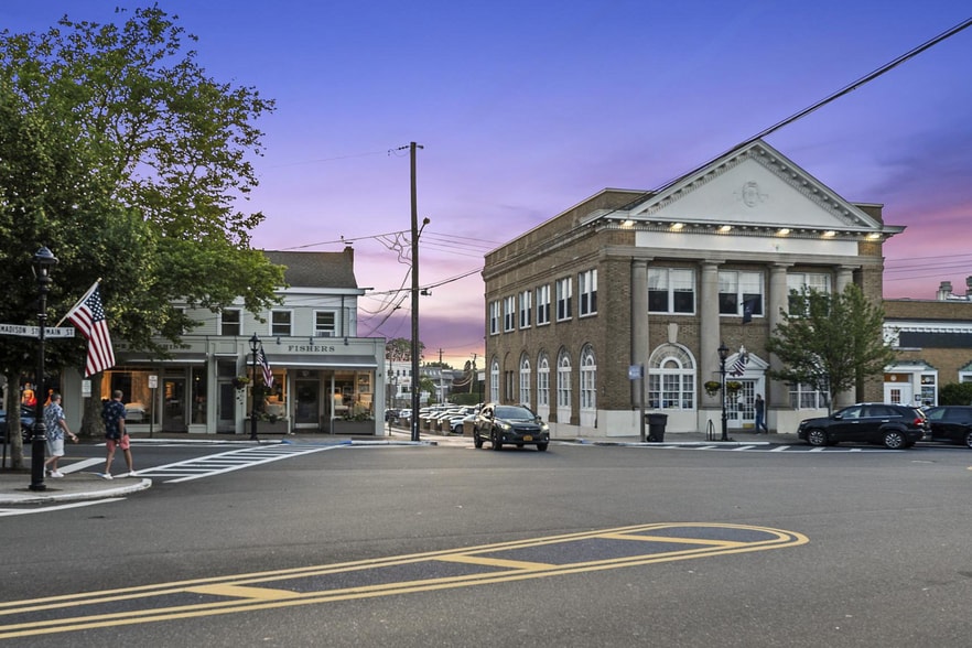 138 Main St, Sag Harbor, NY for lease - Building Photo - Image 2 of 6