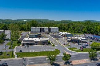 Plus de détails pour 2627 South Rd, Poughkeepsie, NY - Commerce de détail à louer