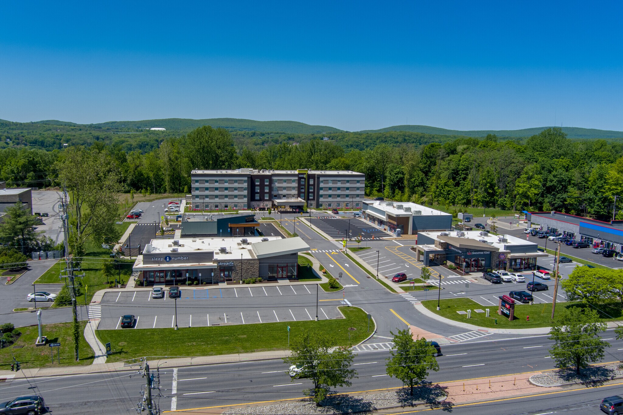 2627 South Rd, Poughkeepsie, NY à louer Photo du bâtiment- Image 1 de 15