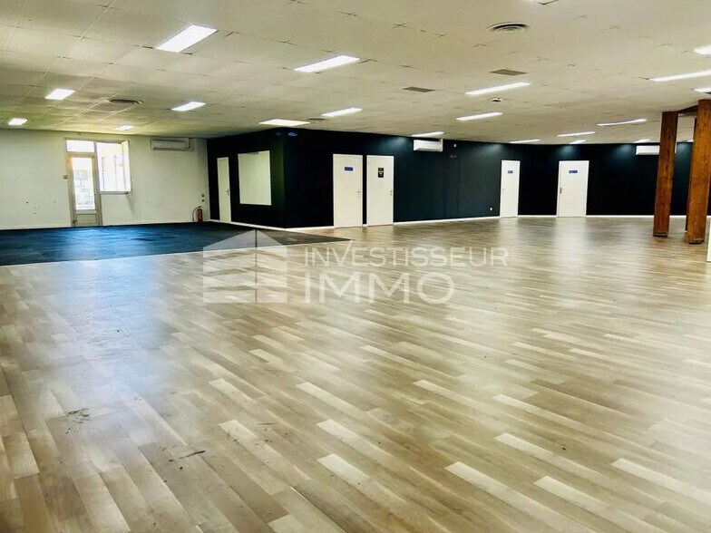 Retail in Bondoufle for sale - Interior Photo - Image 3 of 8