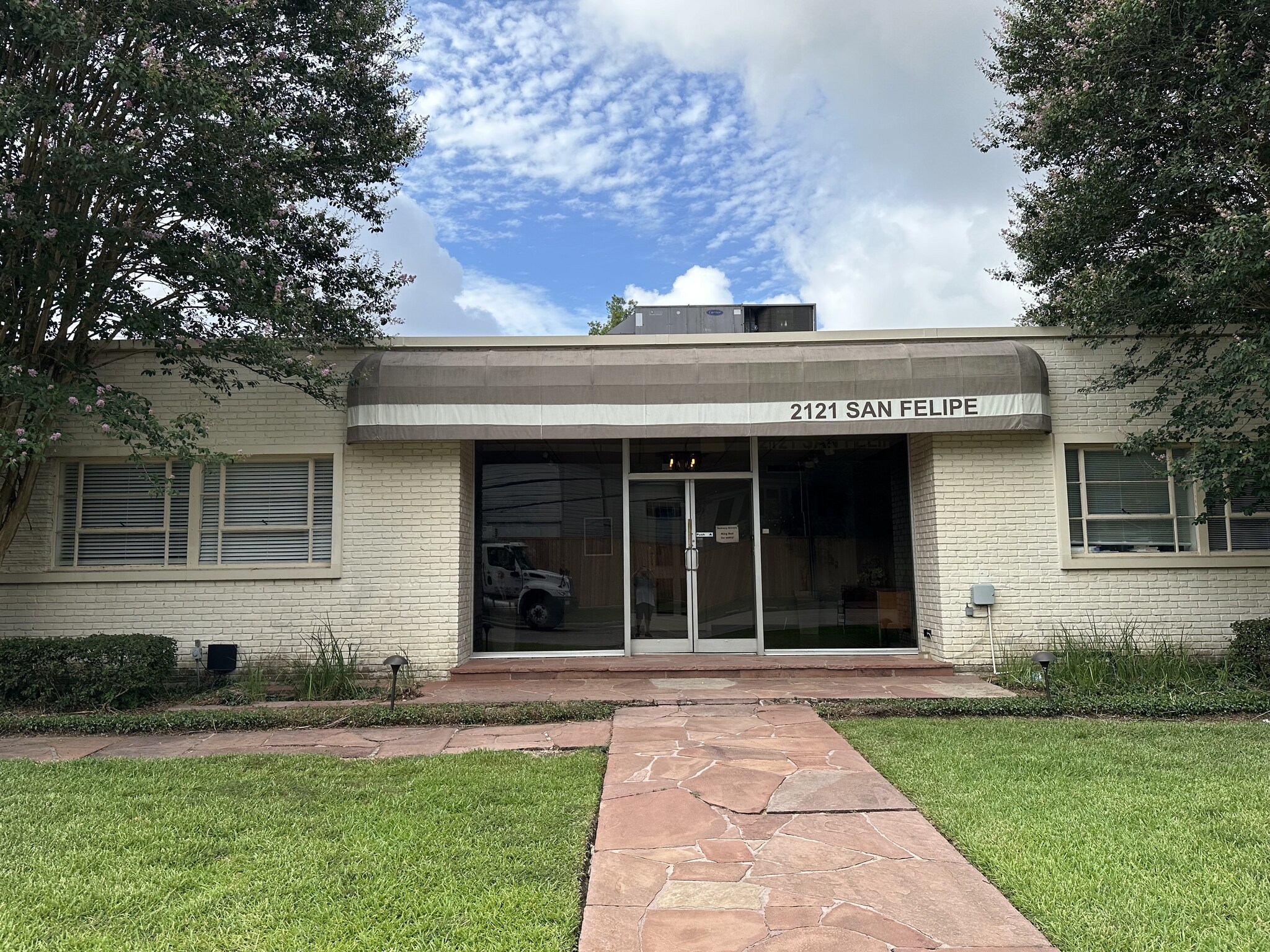 2121 San Felipe St, Houston, TX for lease Building Photo- Image 1 of 1