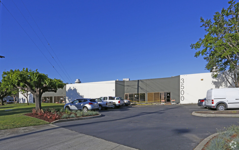 3500 Thomas Rd, Santa Clara, CA for lease - Building Photo - Image 3 of 6