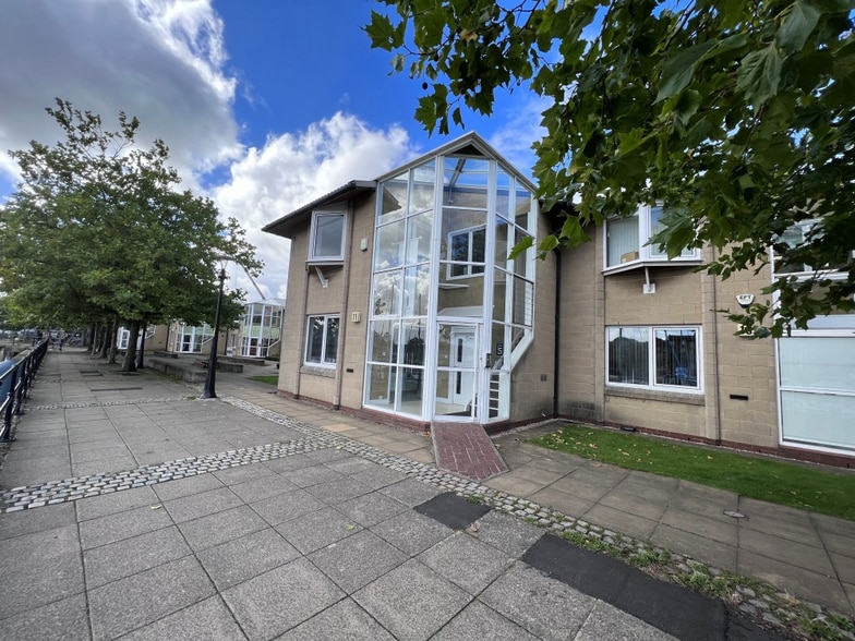 14 Navigation Way, Hesketh Bank for lease - Building Photo - Image 2 of 2