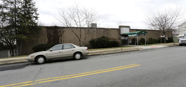 More details for 316 N 6th St, Prospect Park, NJ - Health Care for Sale