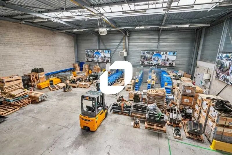 Bureau dans Chilly-Mazarin à louer - Photo du bâtiment - Image 2 de 11