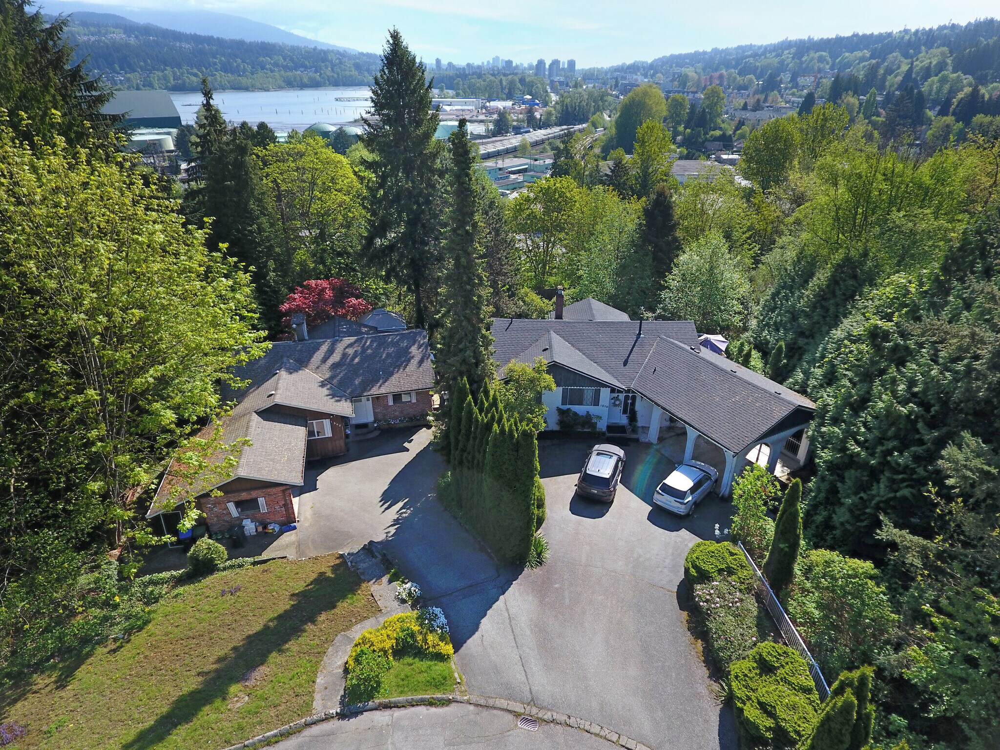 1860-1870 Charles St, Port Moody, BC à vendre Photo principale- Image 1 de 4