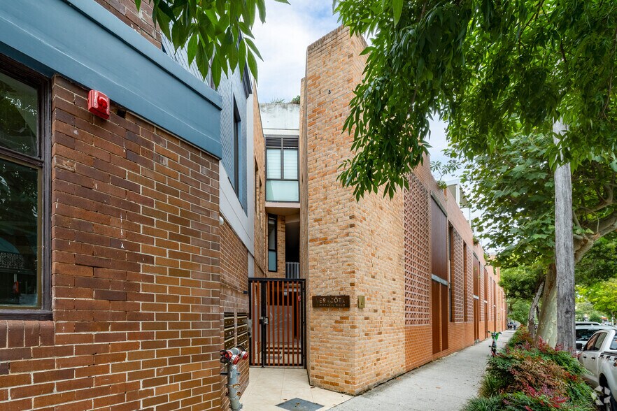 2 Mitchell Rd, Alexandria à louer - Photo du bâtiment - Image 2 de 5