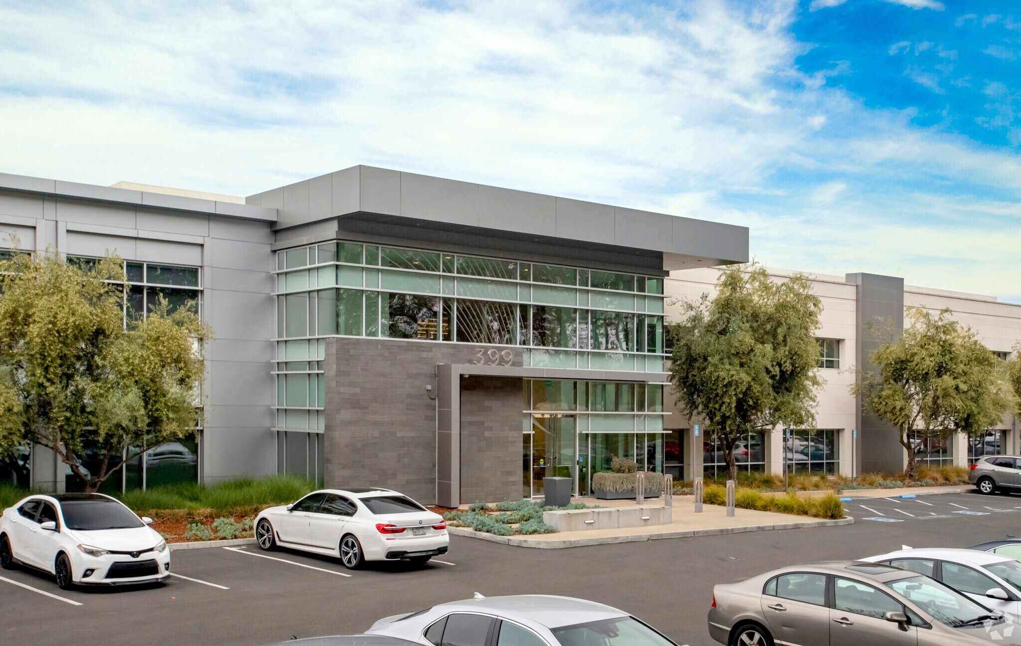 399 W Trimble Rd, San Jose, CA à louer Photo principale- Image 1 de 7