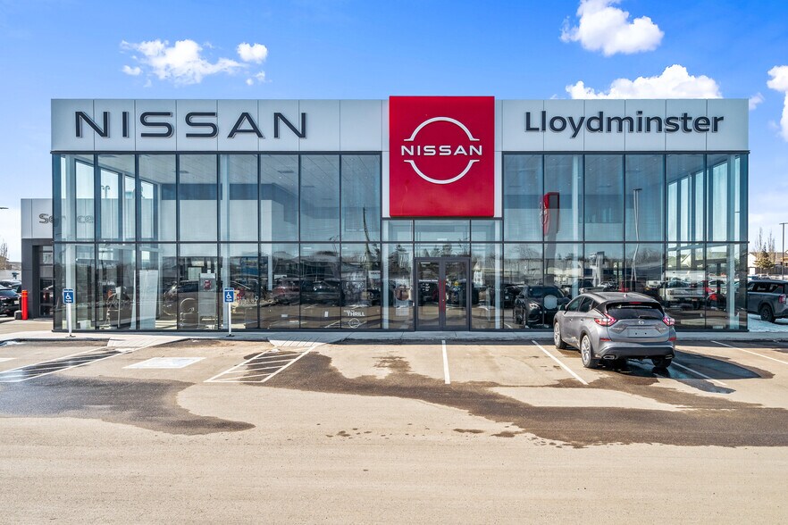 2202 50 Av, Lloydminster, AB à vendre - Photo du bâtiment - Image 3 de 40