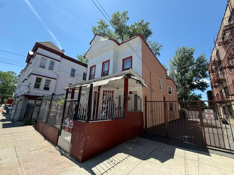 3935 Barnes Ave, Bronx, NY à vendre - Photo du bâtiment - Image 2 de 7