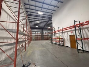 11316 Boggy Creek Rd, Orlando, FL for lease Interior Photo- Image 1 of 4