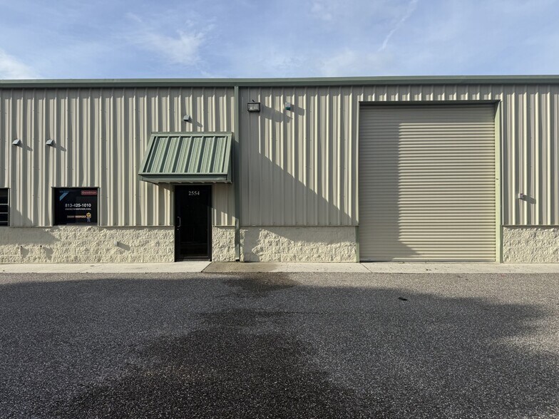 2552-2558 Merchant Ave, Odessa, FL à louer - Photo du bâtiment - Image 1 de 16