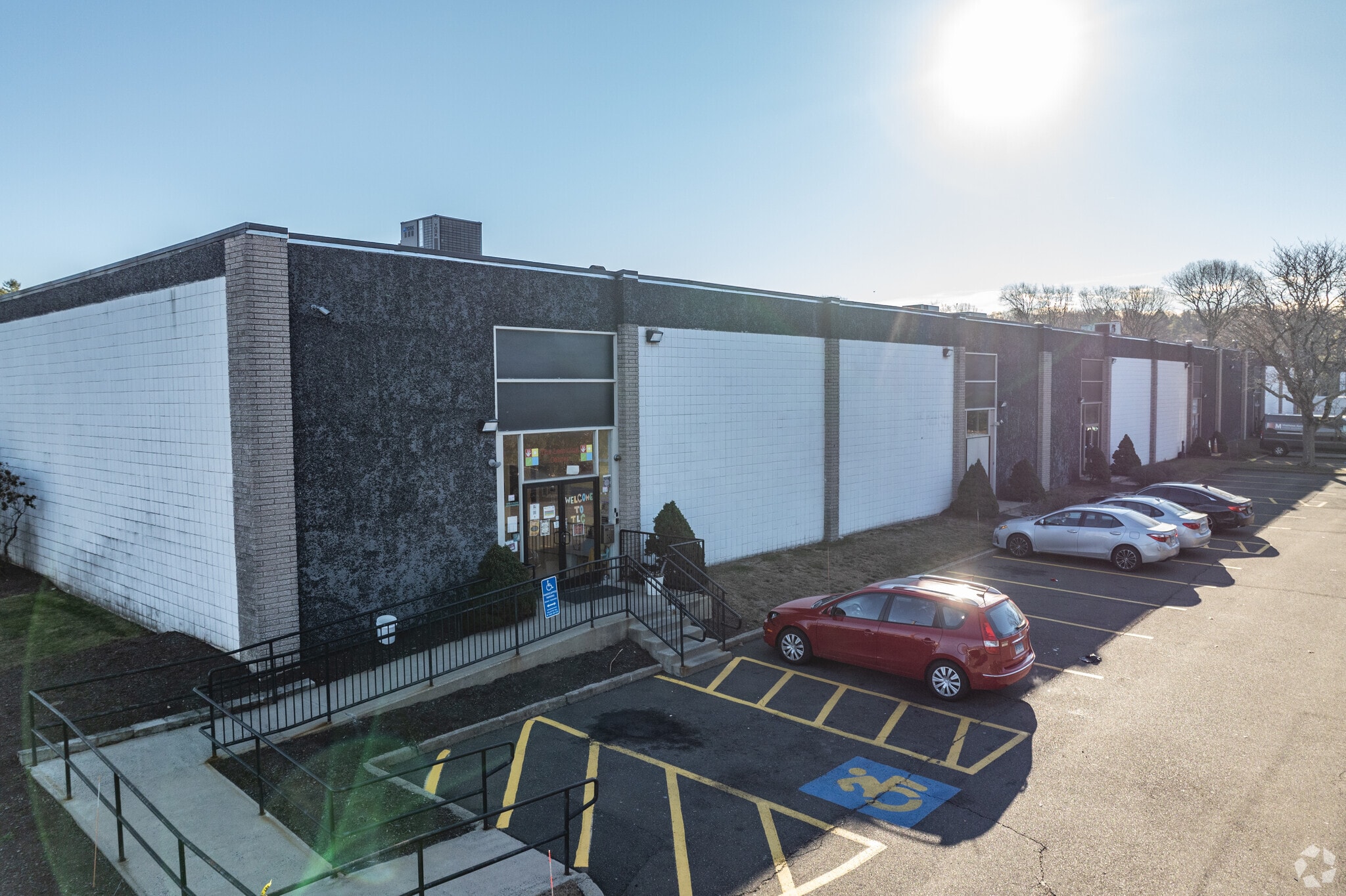 2 Industrial Condo Units for Sale portfolio of 2 properties for sale on LoopNet.ca Primary Photo- Image 1 of 2