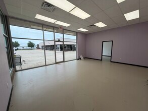 14201 N Santa Fe Ave, Edmond, OK à louer Photo intérieure- Image 1 de 9