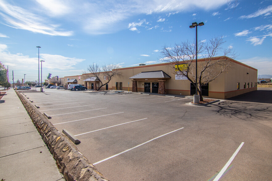 1111 Barranca Dr, El Paso, TX for lease - Building Photo - Image 3 of 5