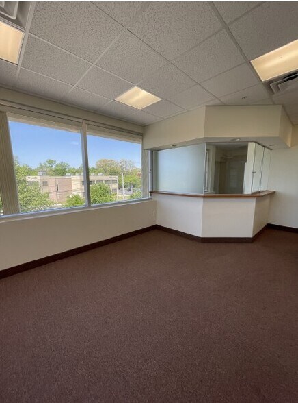 7671 Quarterfield Rd, Glen Burnie, MD à louer - Photo intérieure - Image 3 de 8