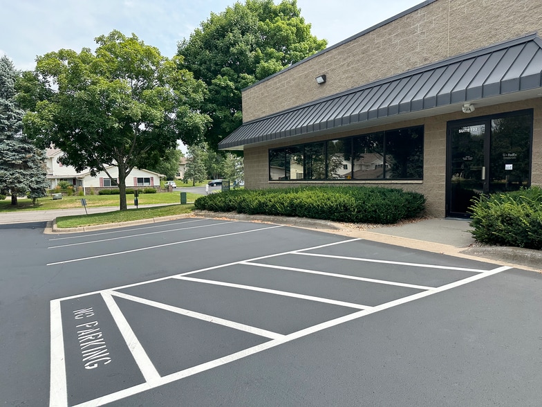 4099 White Bear Pky, White Bear Township, MN for lease - Building Photo - Image 2 of 21