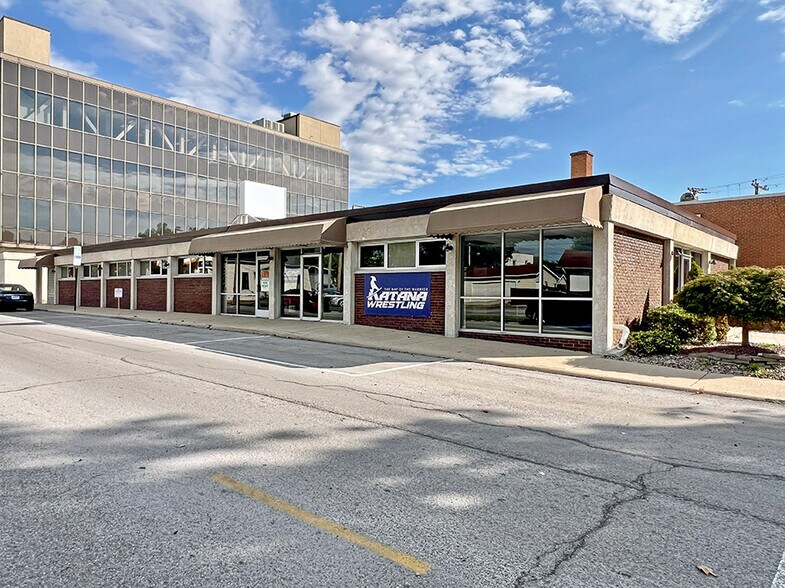1117 Washington St, Highland, IL à vendre - Photo du bâtiment - Image 1 de 17