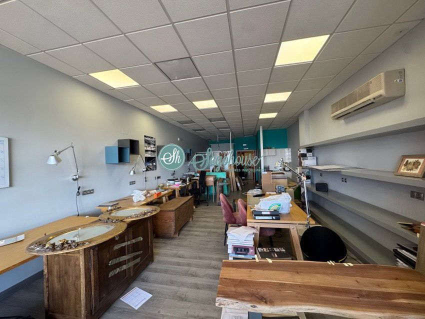 Office/Retail in Segovia, Segovia for lease Interior Photo- Image 1 of 15