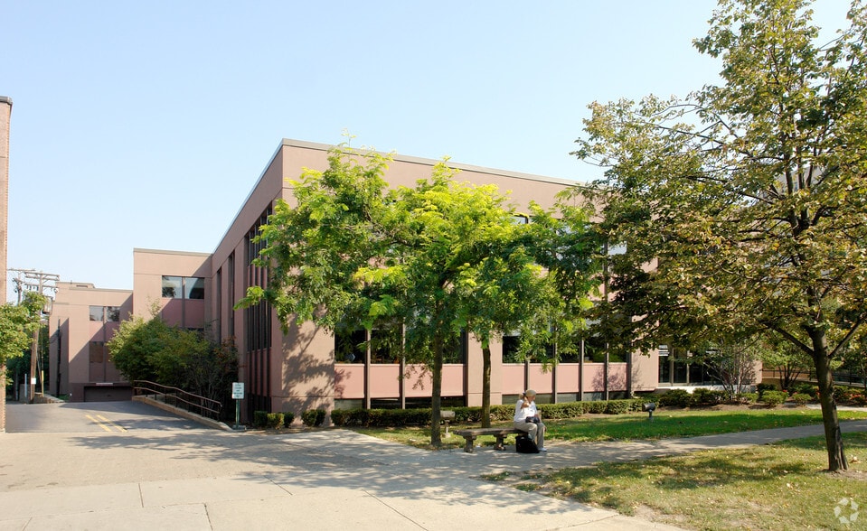 737 Delaware Ave, Buffalo, NY for lease - Building Photo - Image 2 of 8