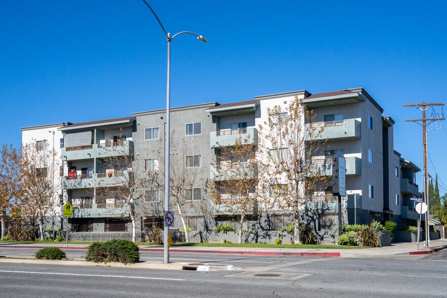 7203 Rubio Ave, Lake Balboa, CA à vendre - Photo du bâtiment - Image 2 de 22