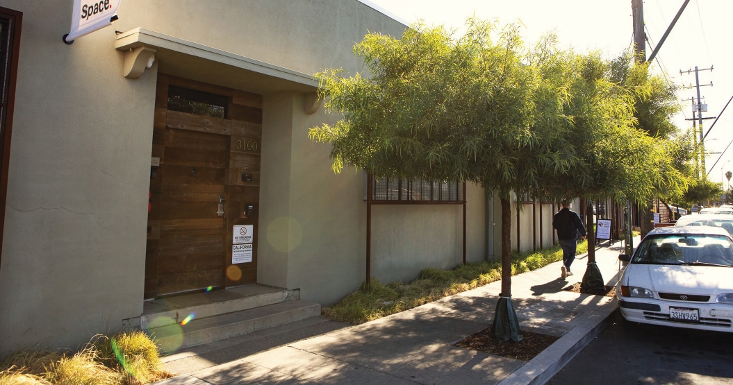 3100 E 10th St, Oakland, CA for lease Primary Photo- Image 1 of 10