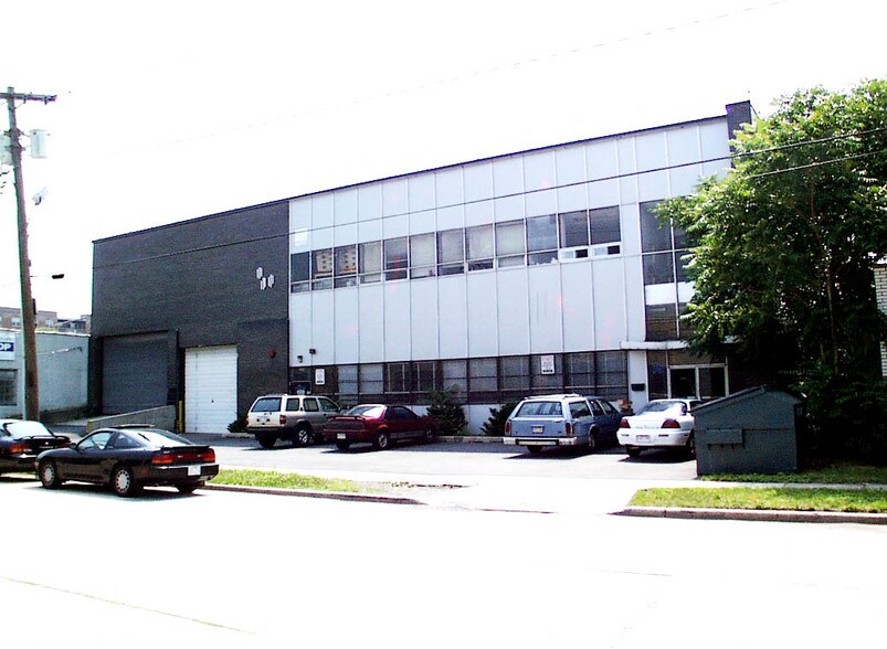 73-75 Sealey Ave, Hempstead, NY à louer - Photo du bâtiment - Image 1 de 1