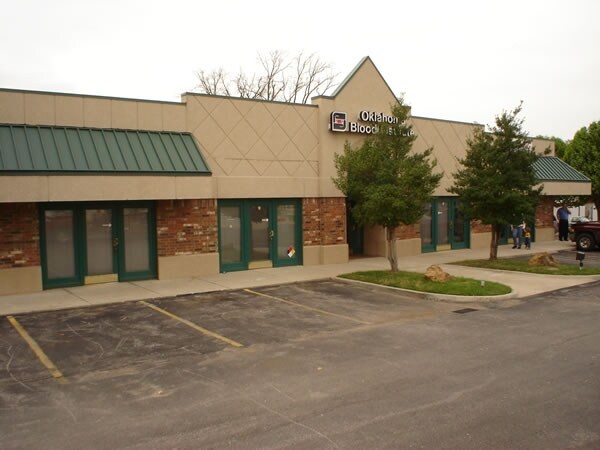 1113 S Douglas Blvd, Midwest City, OK à vendre - Photo du bâtiment - Image 3 de 6