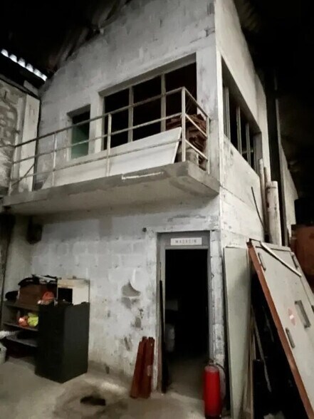 Industriel dans Yzeure à vendre - Photo du bâtiment - Image 2 de 3