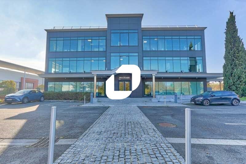 Office in Fleury-Mérogis for lease Building Photo- Image 1 of 16