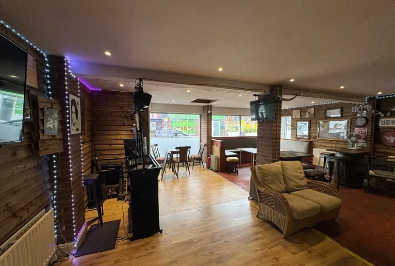 48 Oxford St, Kidderminster for sale - Interior Photo - Image 3 of 8