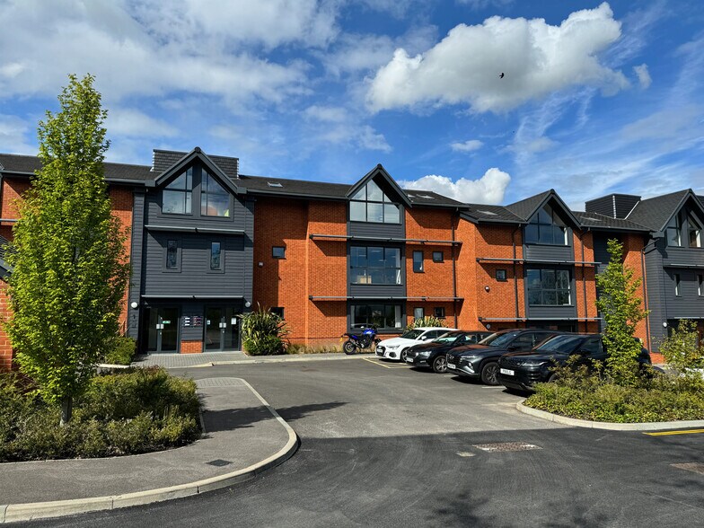 East Horton Knowle Ln, Eastleigh à louer - Photo du bâtiment - Image 3 de 33