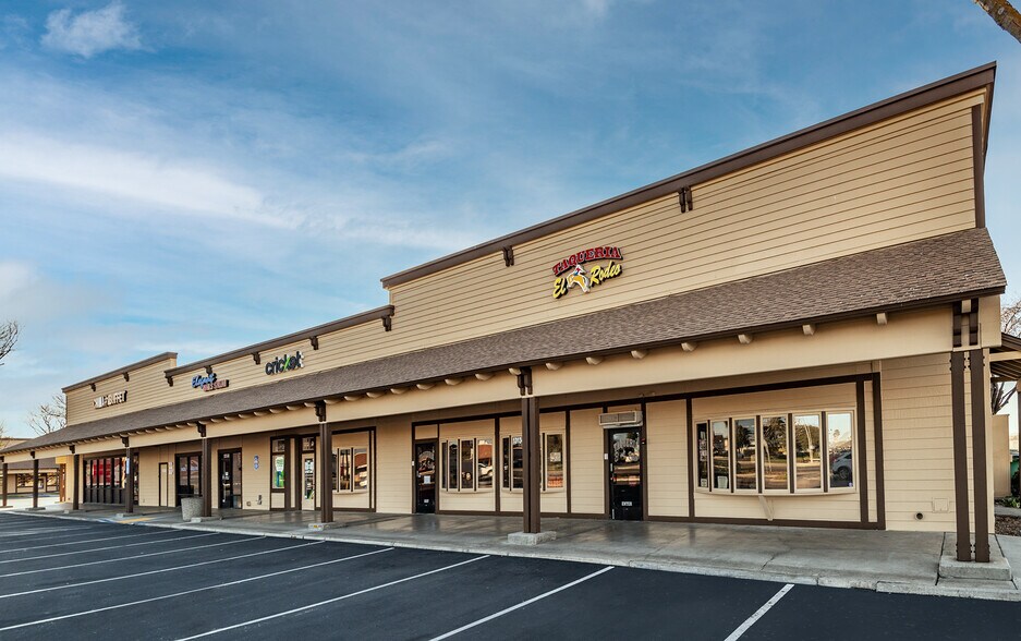 1313-1341 E Pacheco Blvd, Los Banos, CA à louer - Photo du bâtiment - Image 3 de 17