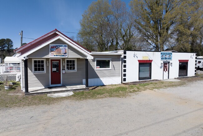 Plus de détails pour 3736 George Washington Memorial Hwy, Hayes, VA - Commerce de détail à vendre
