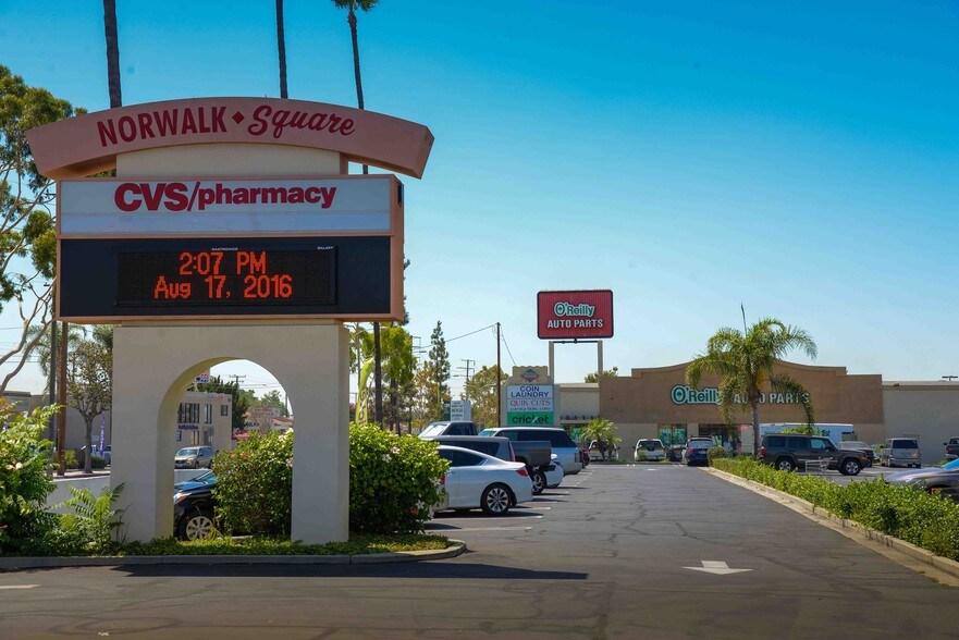 11559 Rosecrans Ave, Norwalk, CA à vendre - Photo du bâtiment - Image 3 de 17