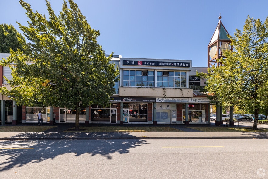 8580 Alexandra Rd, Richmond, BC à vendre - Photo du bâtiment - Image 3 de 6