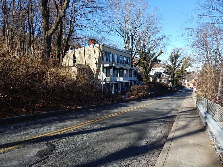 125 Hudson Ter, Piermont, NY for sale - Building Photo - Image 2 of 9