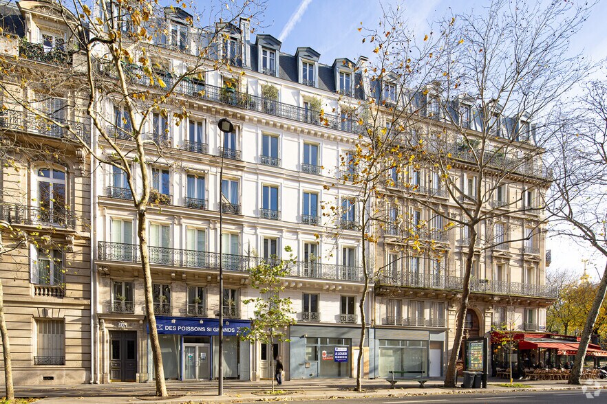 47 Boulevard De La Tour-Maubourg, Paris à louer - Photo du bâtiment - Image 2 de 3