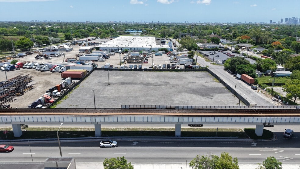 6901 NW 26th Ave, Miami, FL for lease - Building Photo - Image 3 of 8