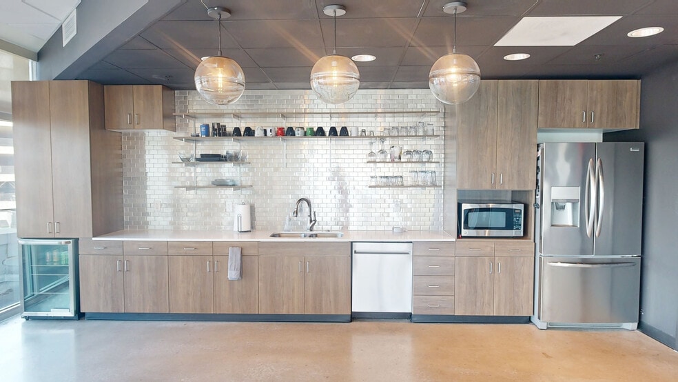 3701 S Pinnacle Hills Pky, Rogers, AR for lease - Interior Photo - Image 3 of 32