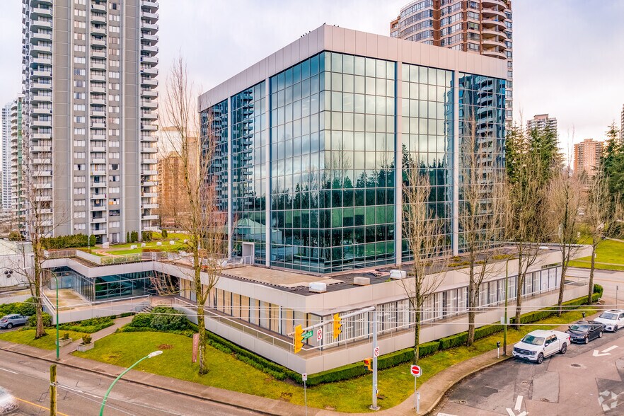 4211 Kingsway, Burnaby, BC à louer - Photo du bâtiment - Image 2 de 10