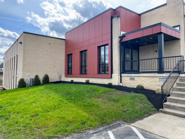 101 Orchard Dr, Trafford, PA à louer - Photo du bâtiment - Image 2 de 16